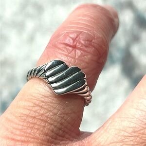 David Yurman Sculpted Cable Heart Pinky Ring - Silver,
Size 2.5